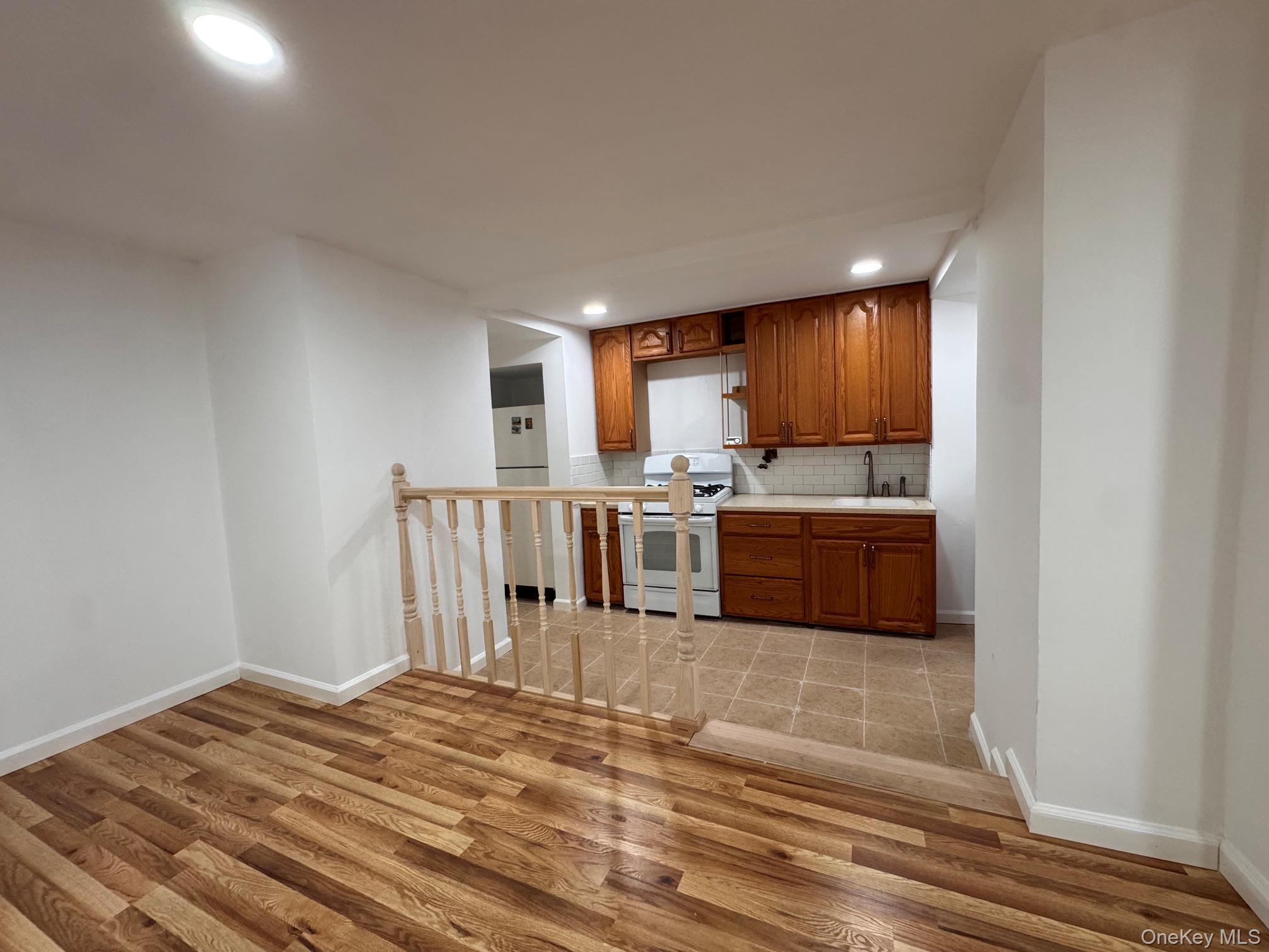 1245 Rhinelander Avenue – For Rent photo 4