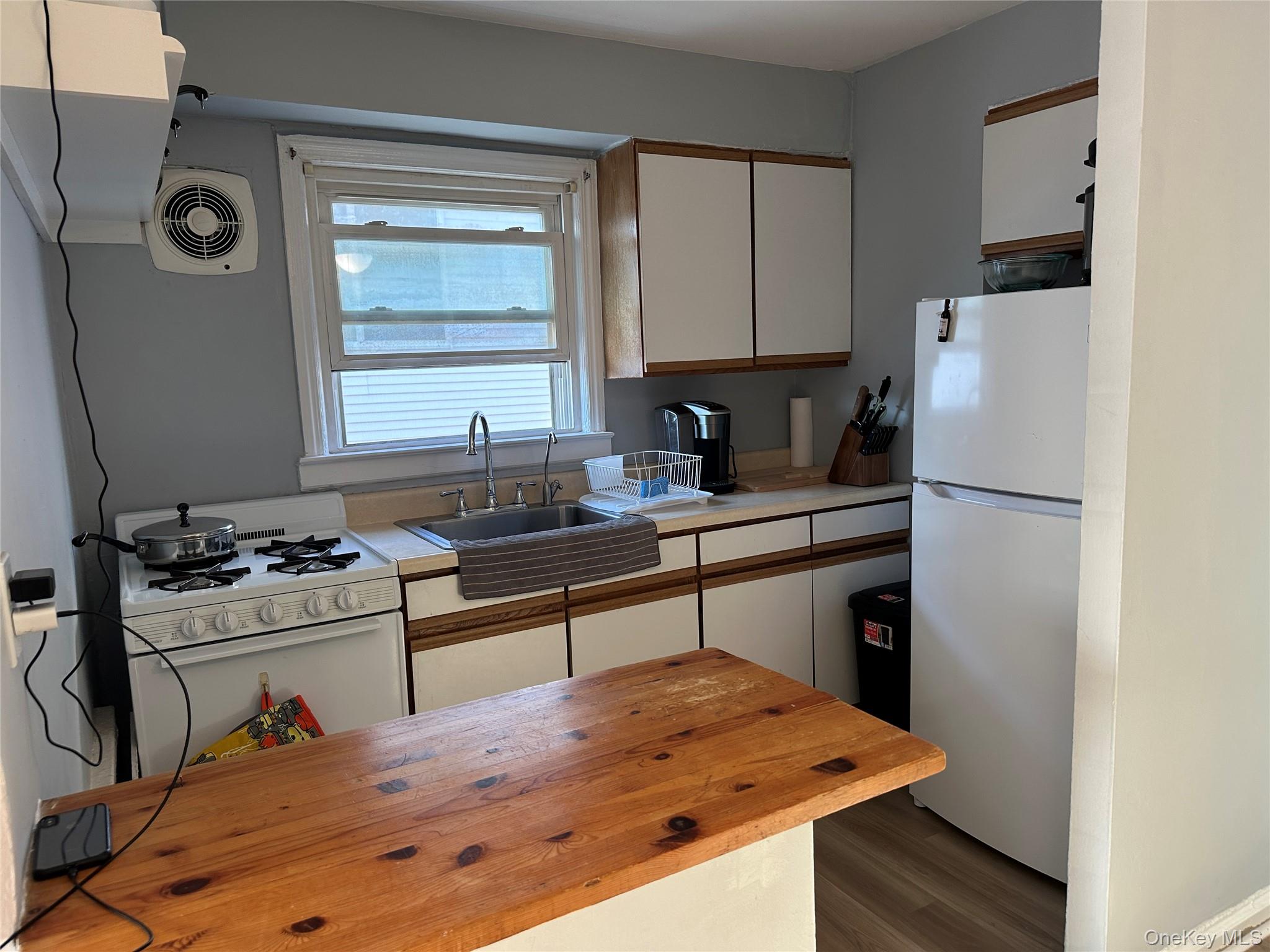 570 E Broadway, Unit 2A photo 3