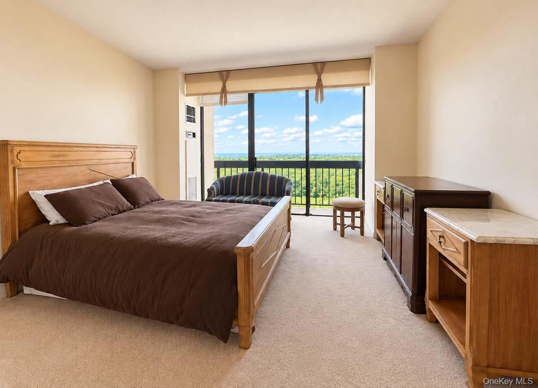 27010 Grand Central Parkway, Unit 18E photo 16