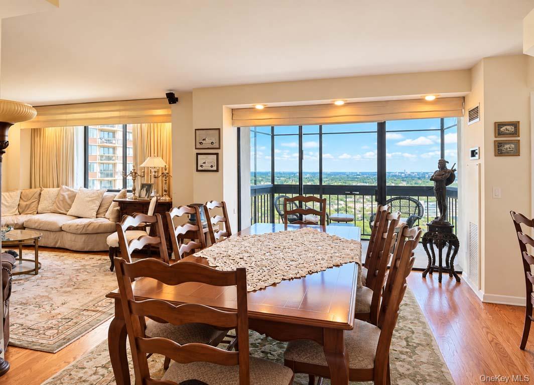27010 Grand Central Parkway, Unit 18E photo 6