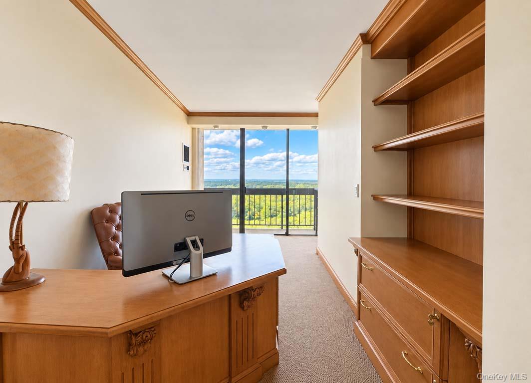 27010 Grand Central Parkway, Unit 18E photo 13