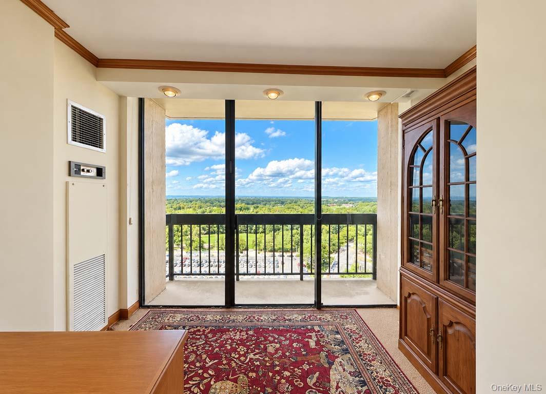 27010 Grand Central Parkway, Unit 18E photo 14
