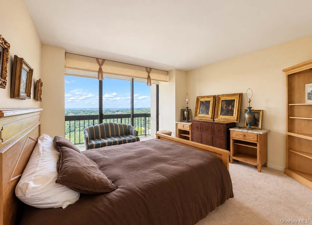 27010 Grand Central Parkway, Unit 18E photo 15
