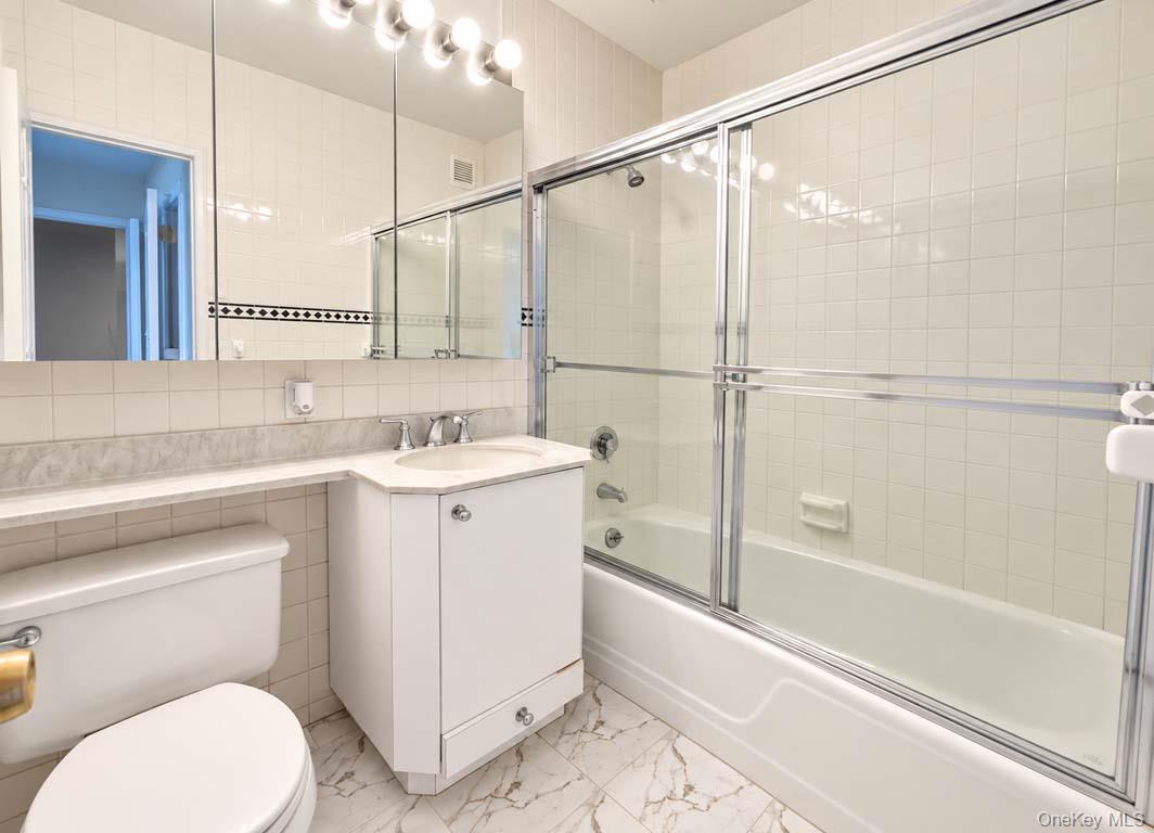 27010 Grand Central  Pky, Unit 28K photo 17