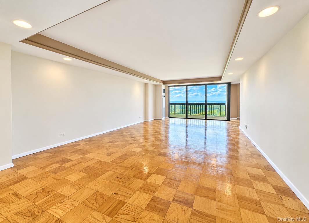 27010 Grand Central  Pky, Unit 28K photo 4