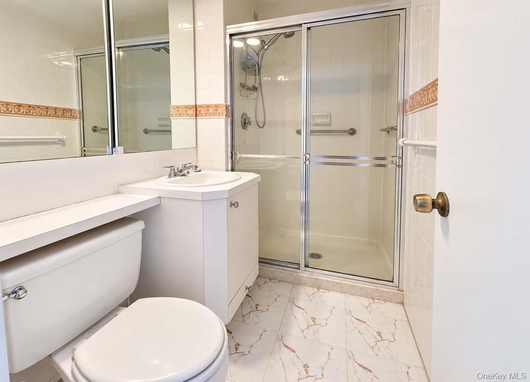 27010 Grand Central  Pky, Unit 28K photo 13