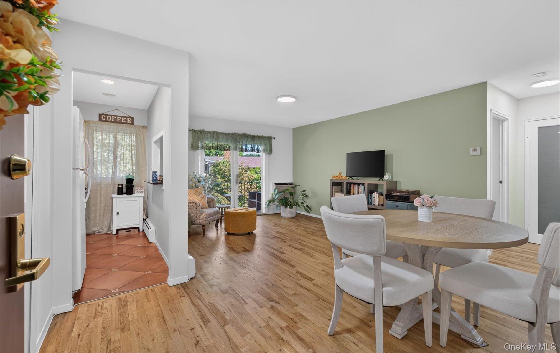1 Toms Point Lane, Unit 17E
