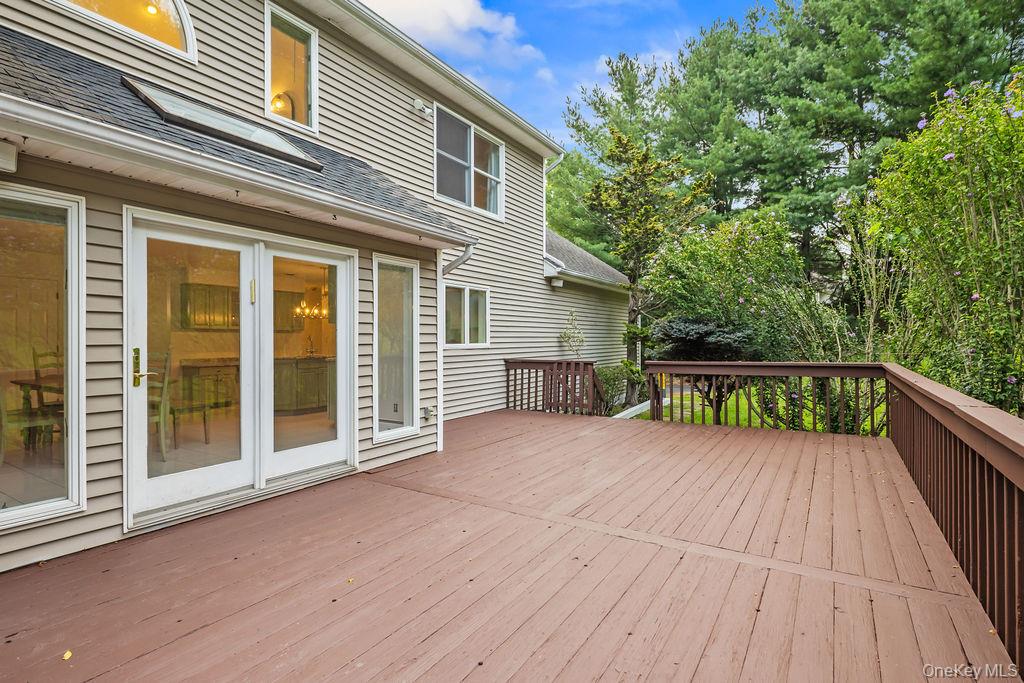 10 Golden Road – For Sale photo 34
