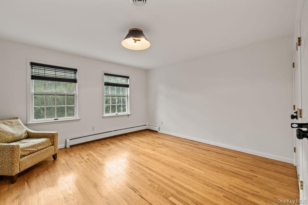 10 Golden Road – For Sale photo 25