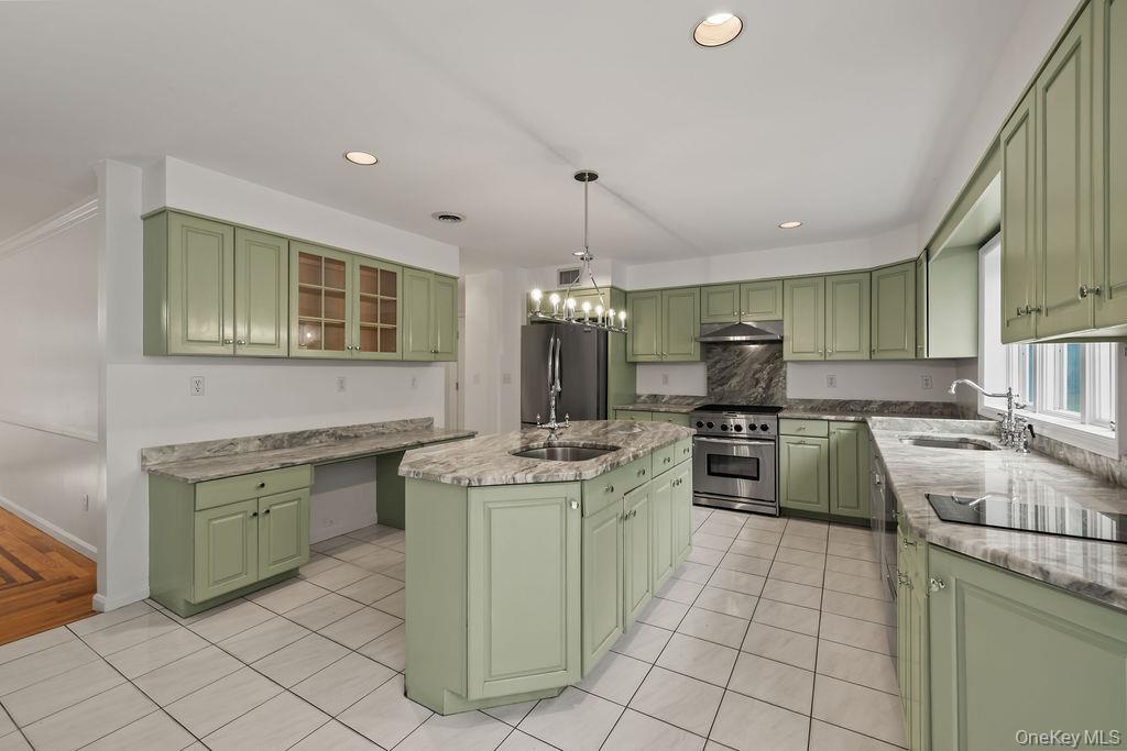 10 Golden Road – For Sale photo 12