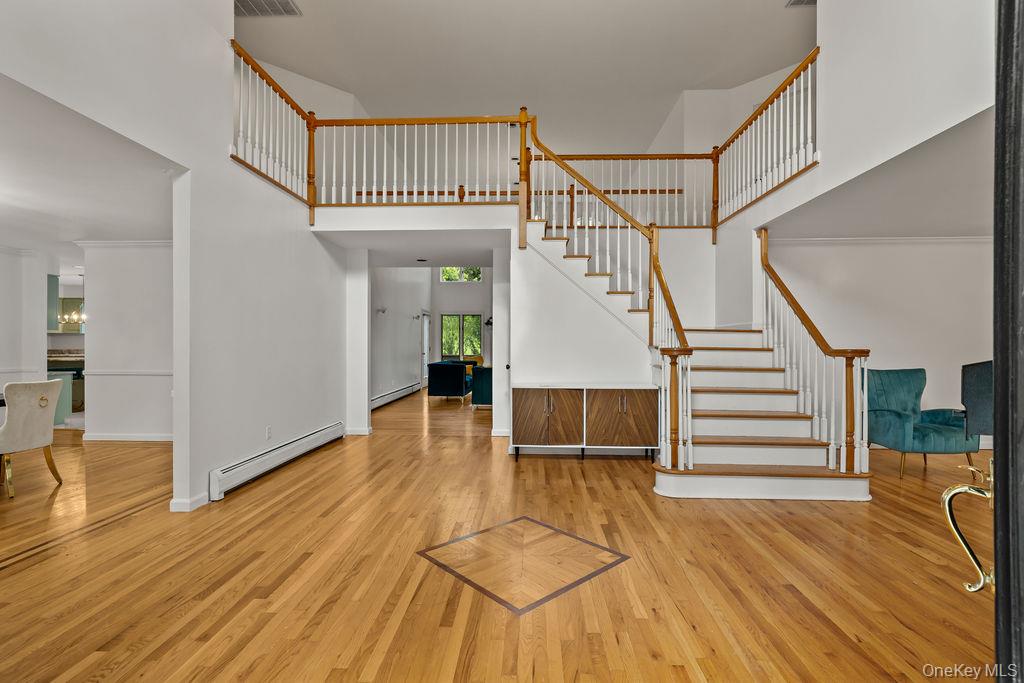 10 Golden Road – For Sale photo 4