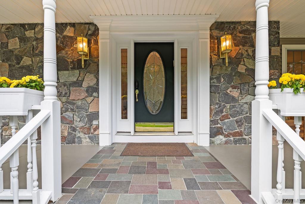 10 Golden Road – For Sale photo 3