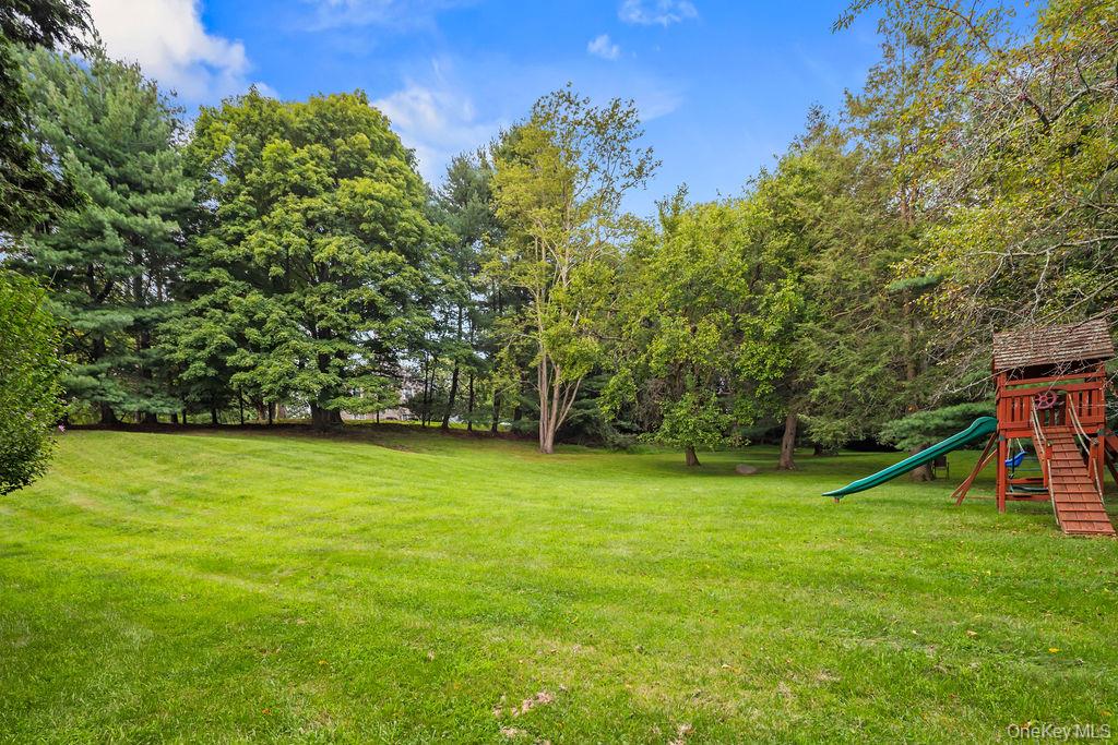 10 Golden Road – For Sale photo 37