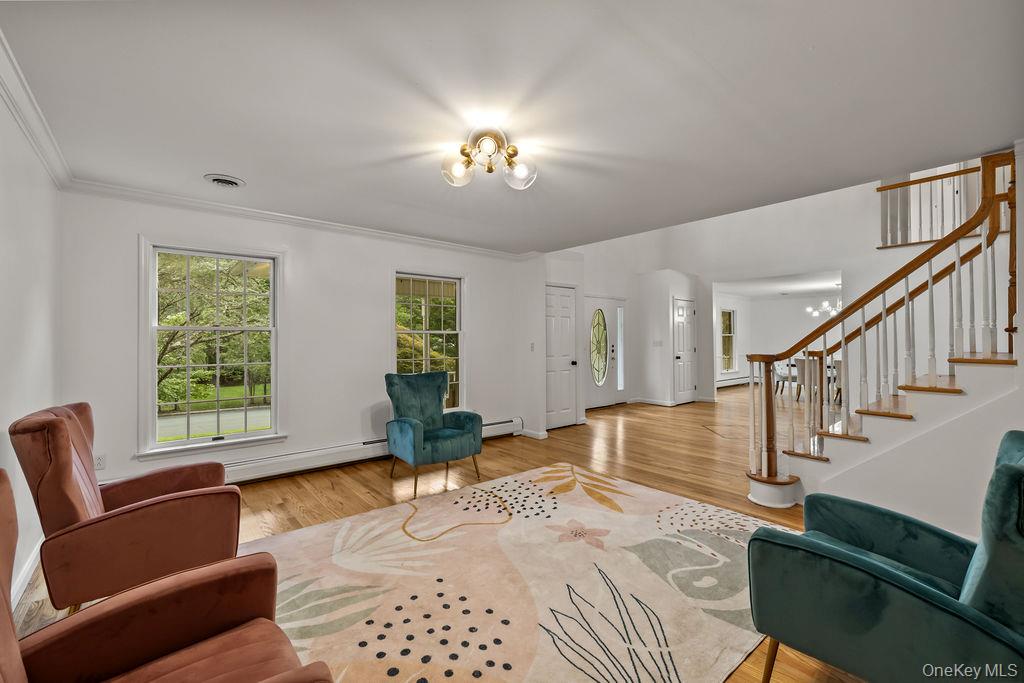 10 Golden Road – For Sale photo 27