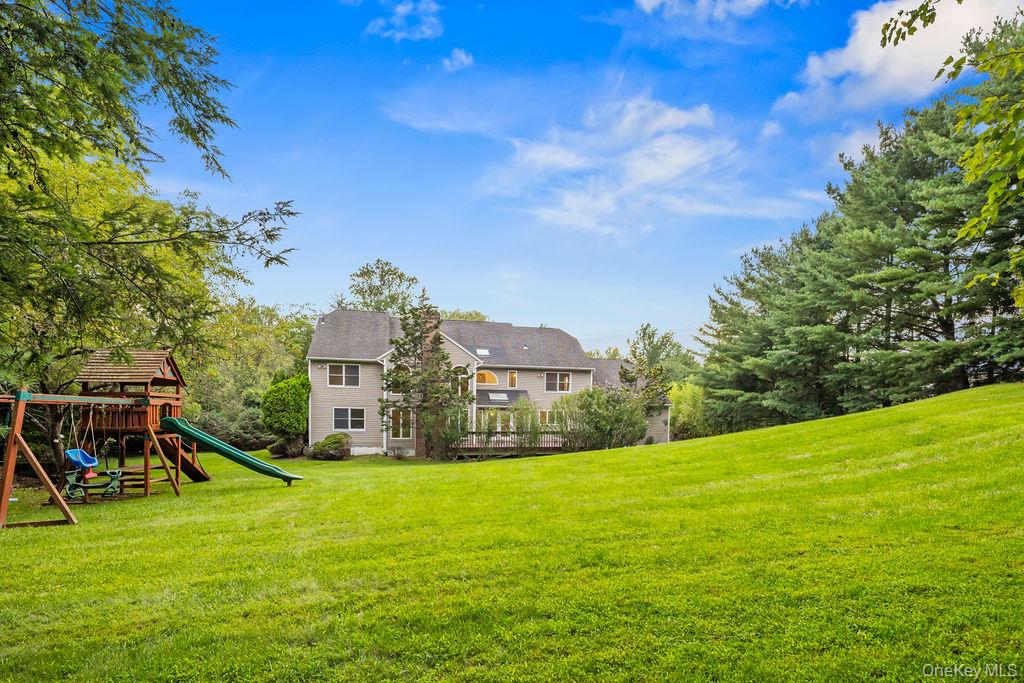 10 Golden Road – For Sale photo 35