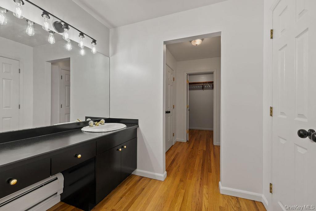 10 Golden Road – For Sale photo 20