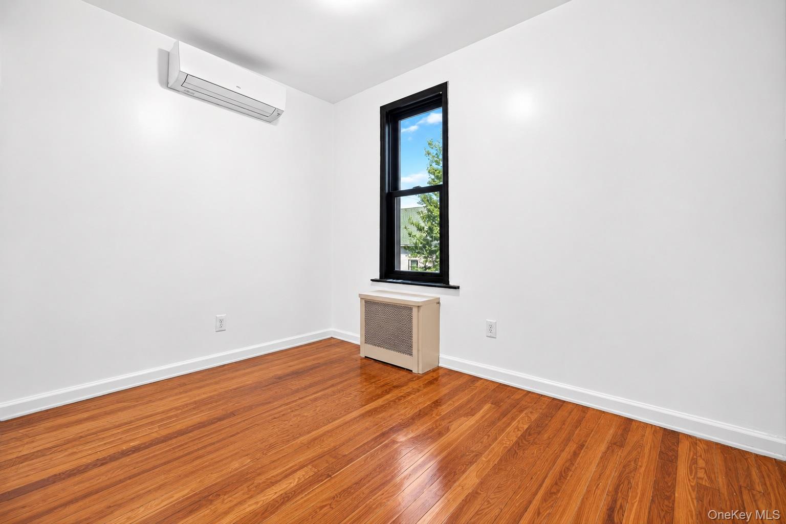 1787 Randall Avenue – For Sale photo 32