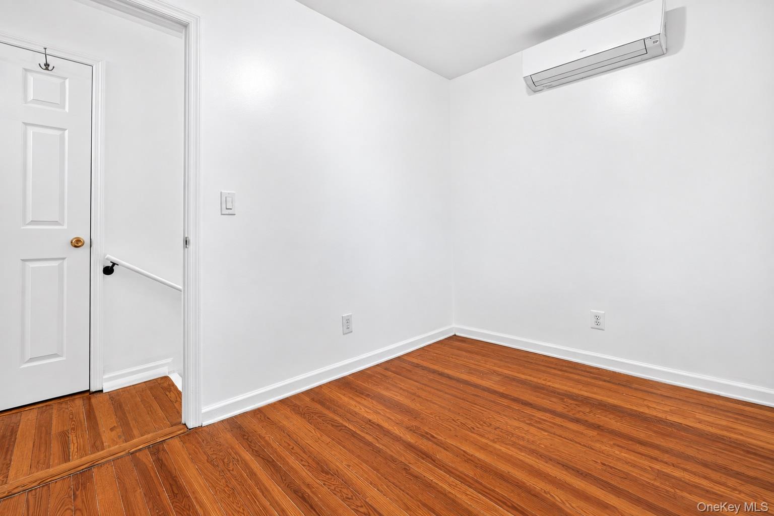 1787 Randall Avenue – For Sale photo 34