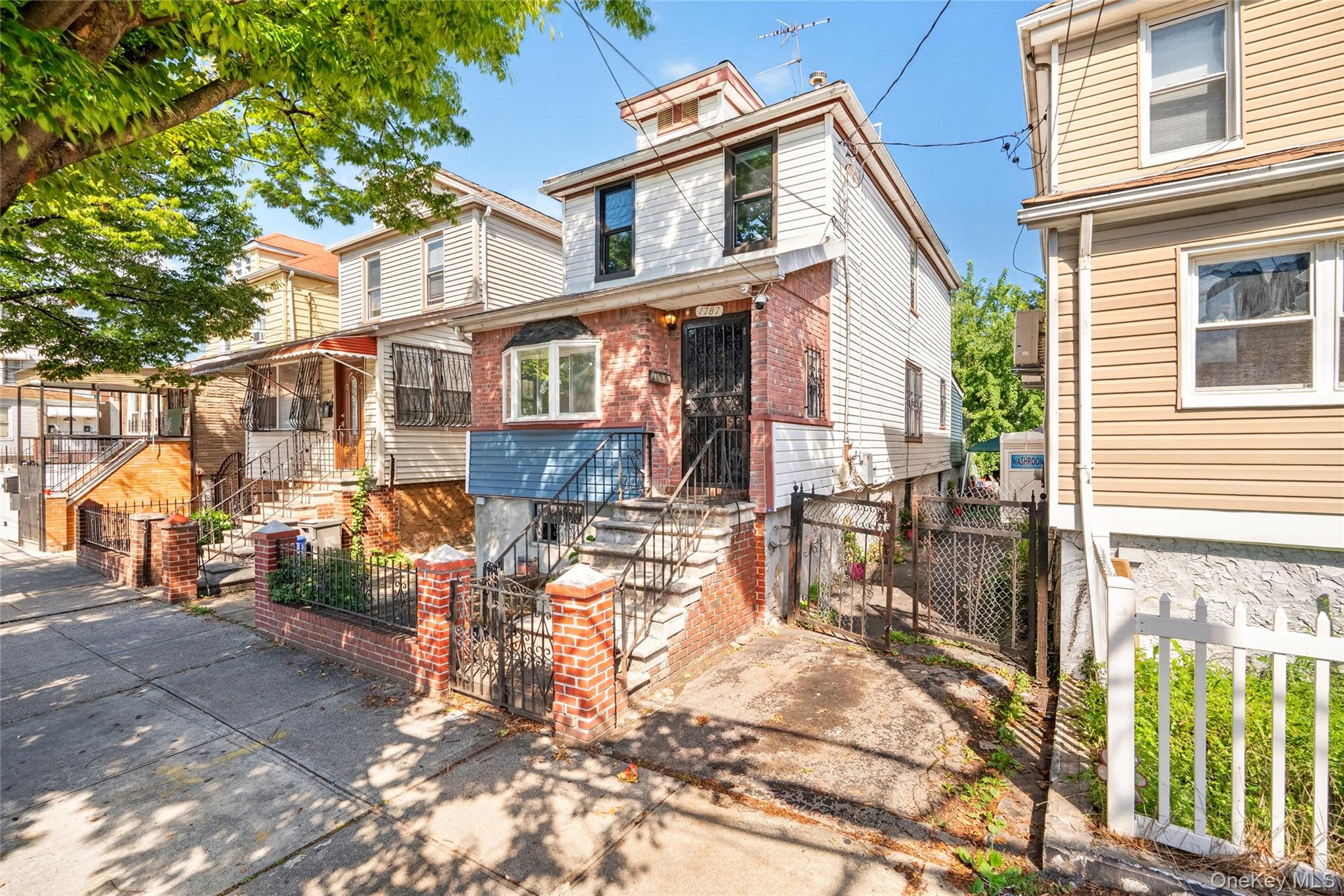 1787 Randall Avenue – For Sale photo 4