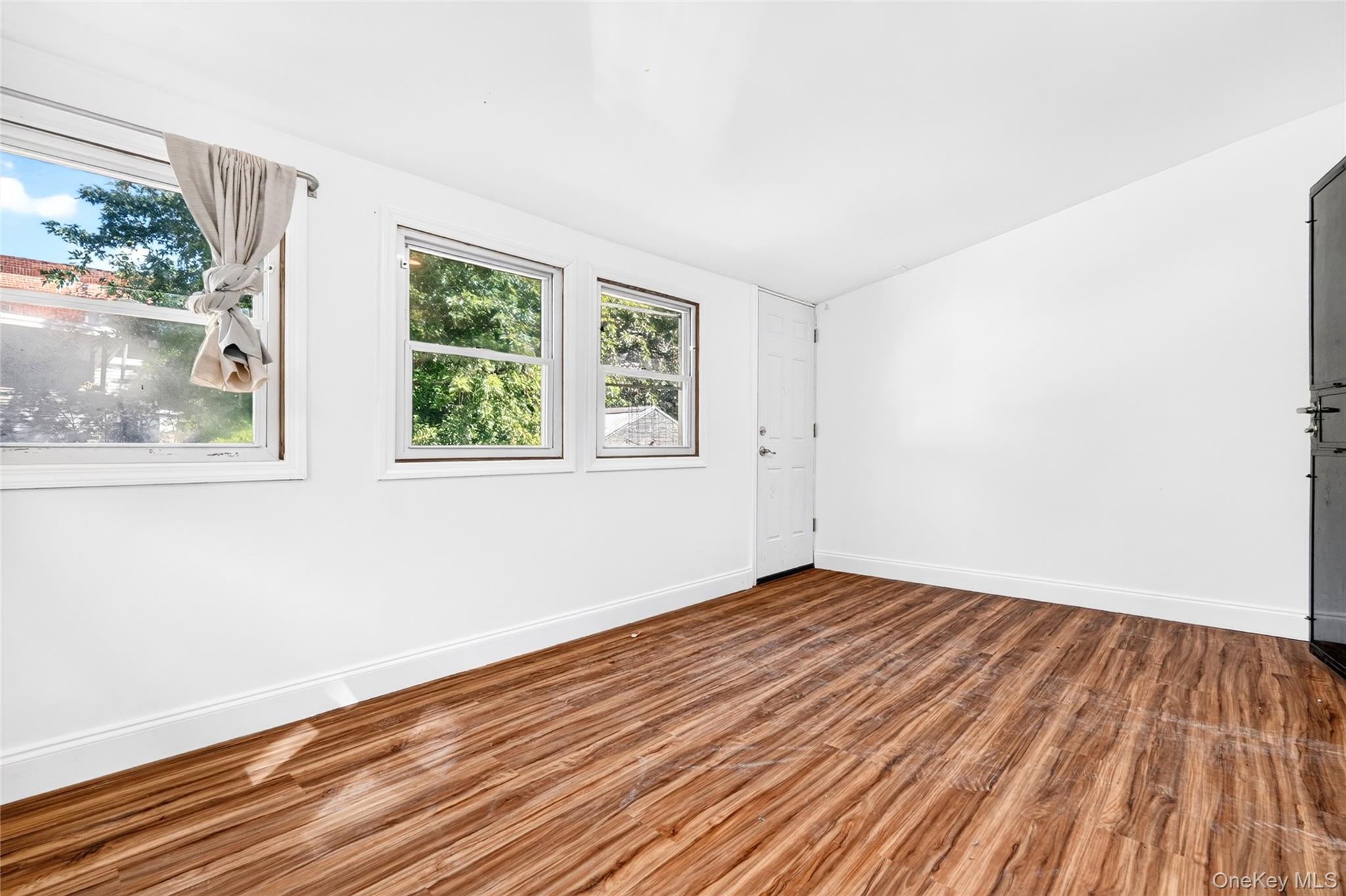 1787 Randall Avenue – For Sale photo 37