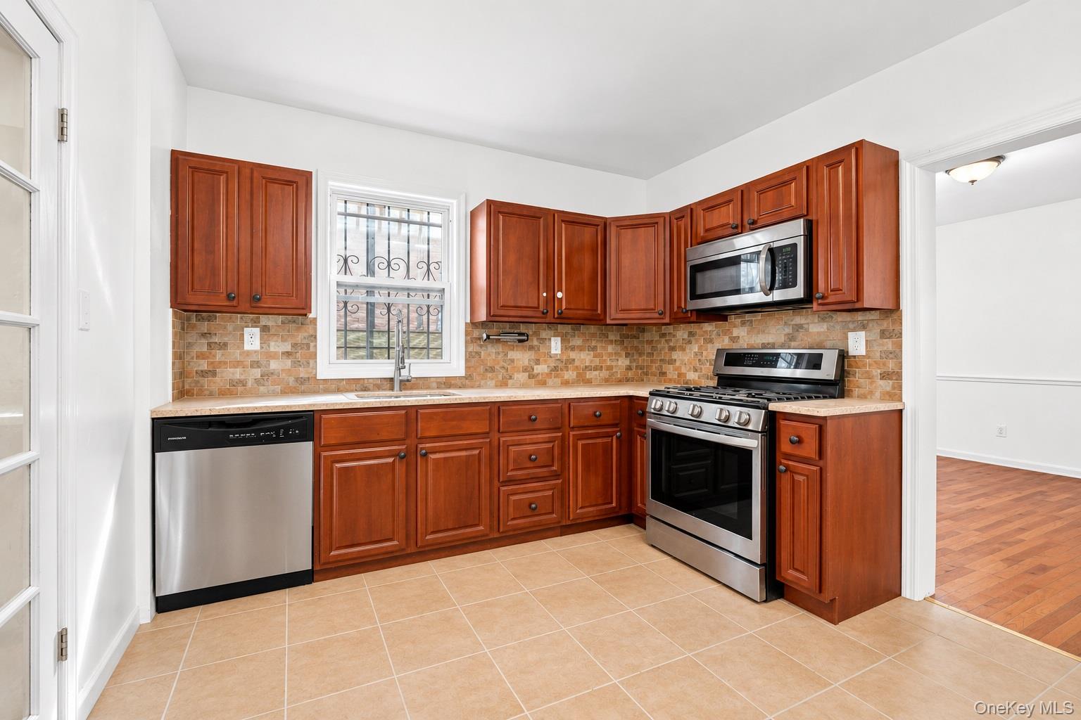 1787 Randall Avenue – For Sale photo 20