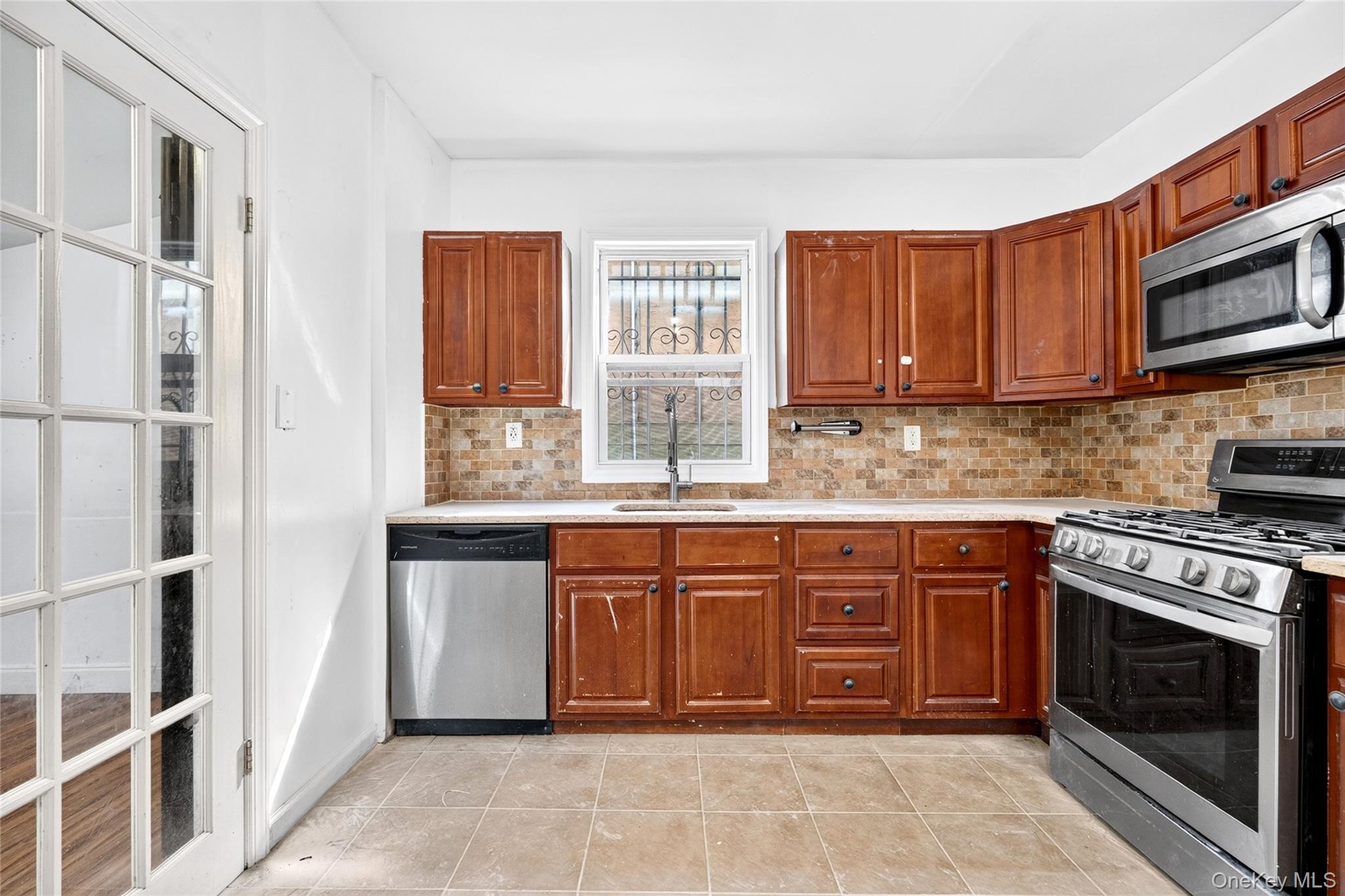 1787 Randall Avenue – For Sale photo 36