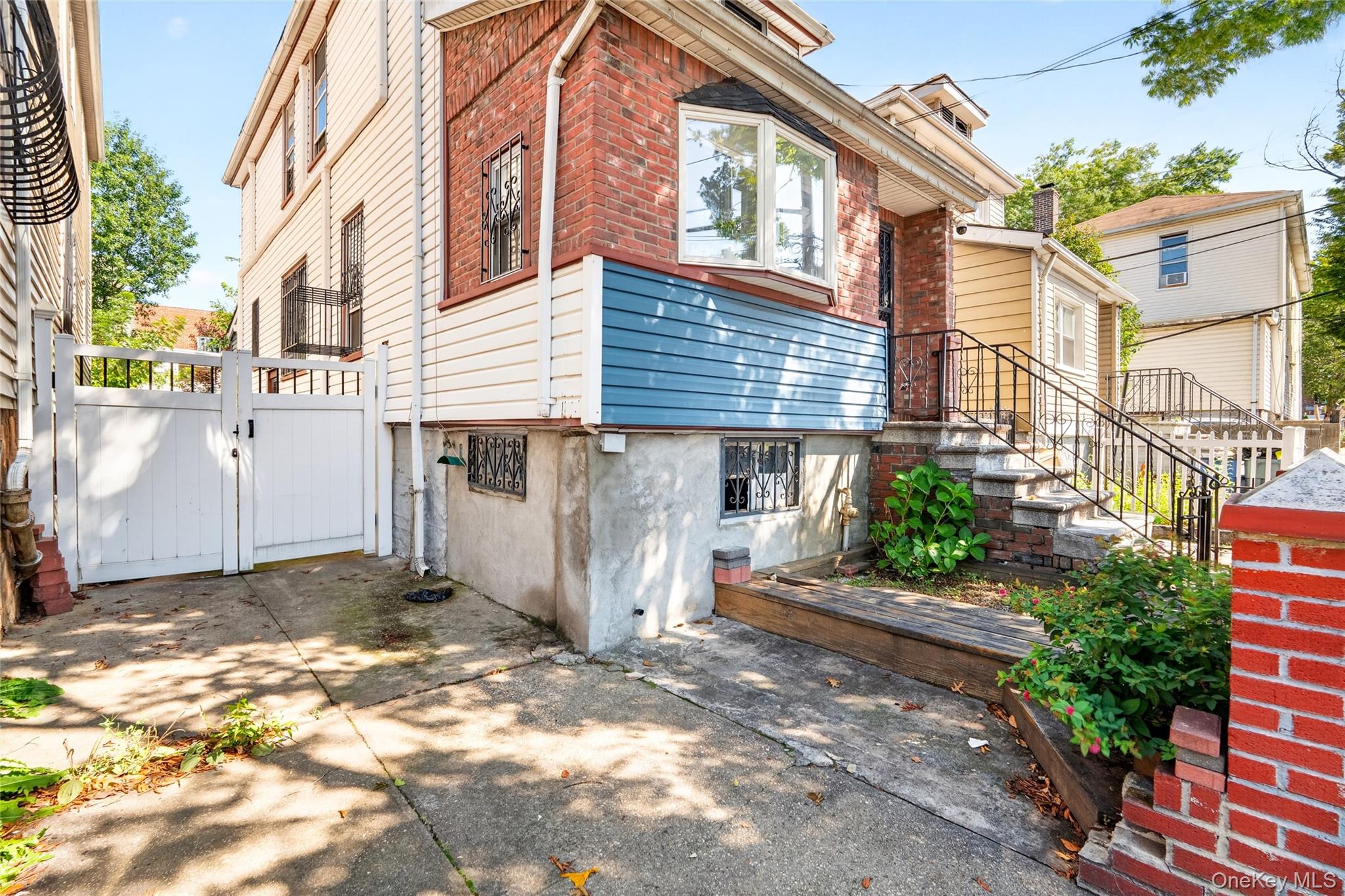 1787 Randall Avenue – For Sale photo 10