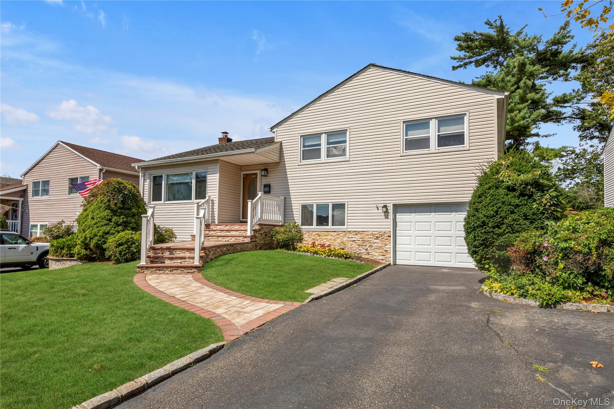 2669 Grayson Drive – For Sale photo 3