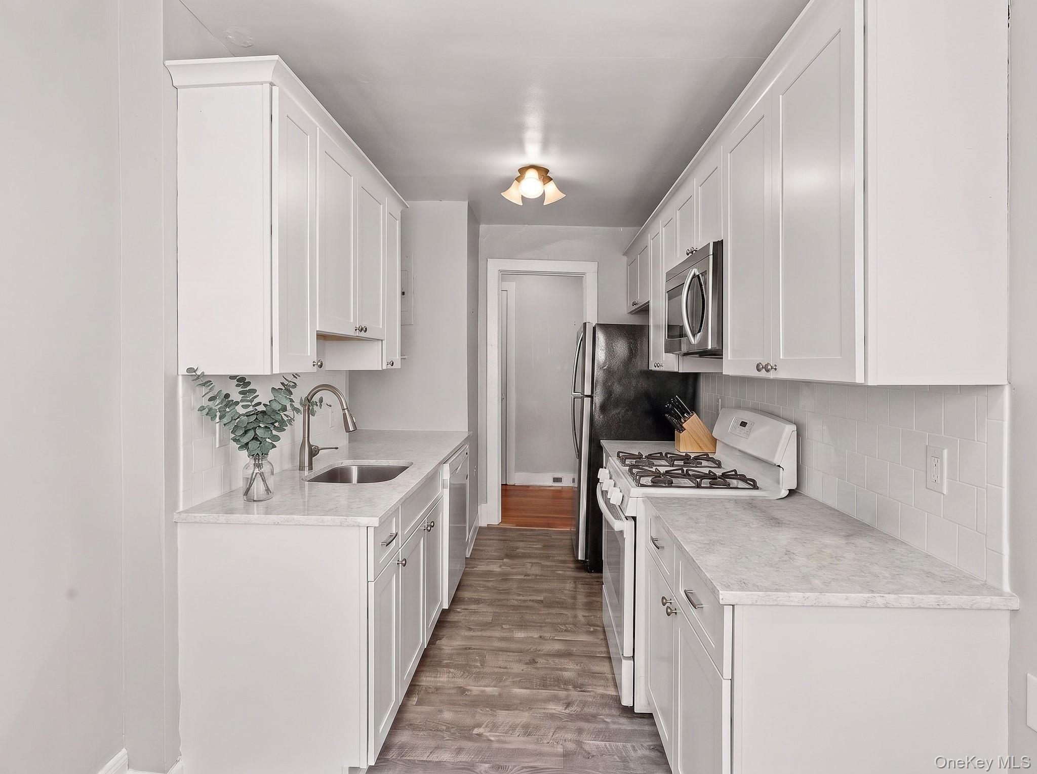 604 Tompkins Alley, Unit B4 photo 6