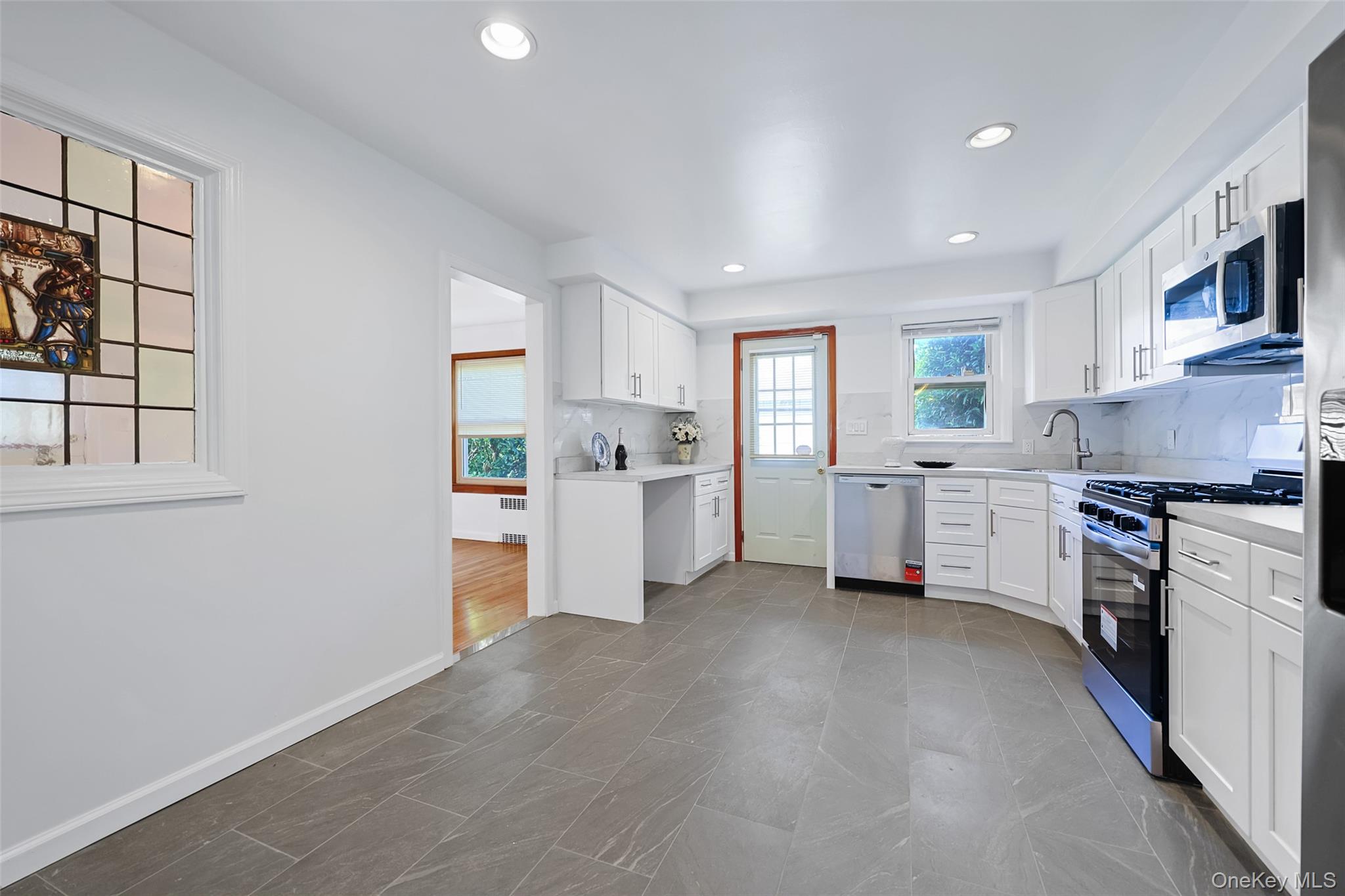 121 Manhasset Avenue – For Rent photo 7