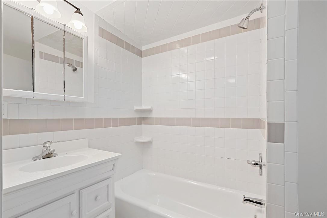 60 Watch Hill Road – For Rent photo 10