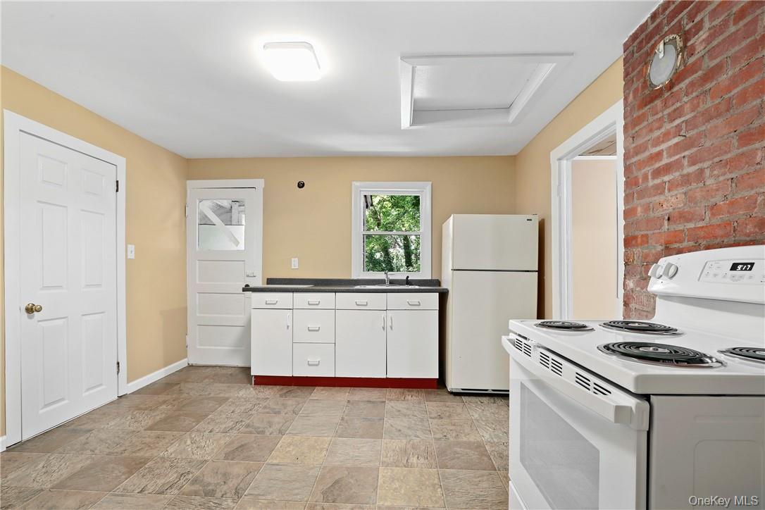 60 Watch Hill Road – For Rent photo 7