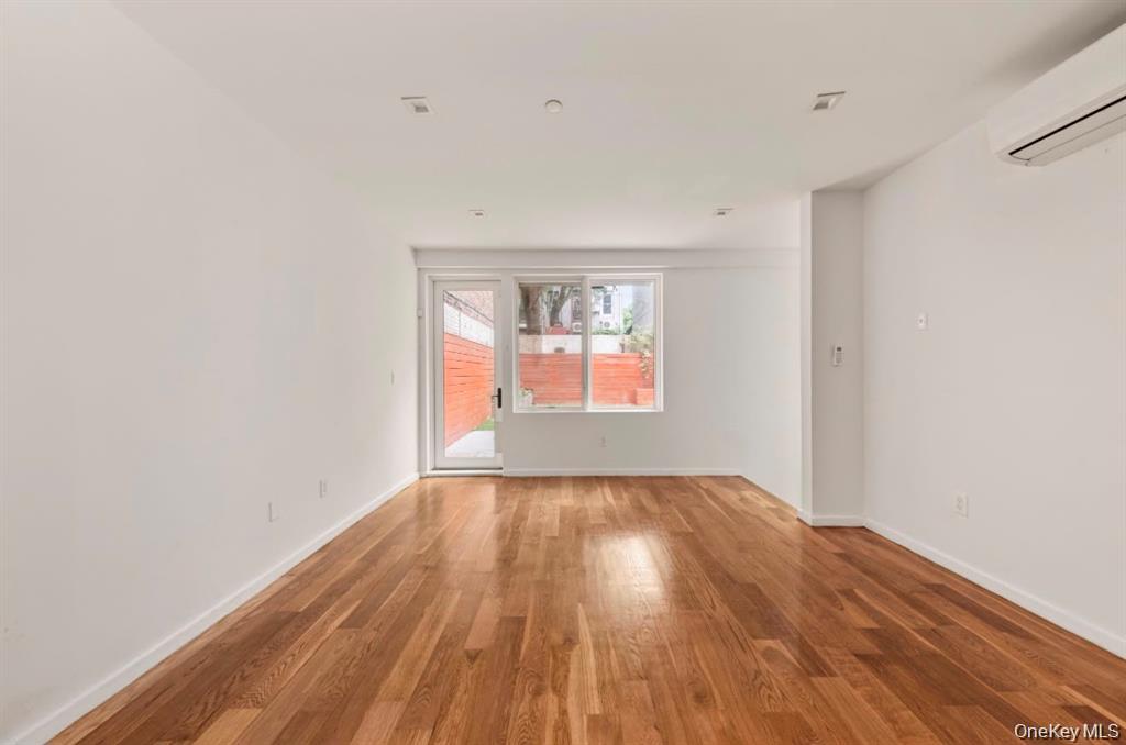 311 Hart Street, Unit 1B photo 8