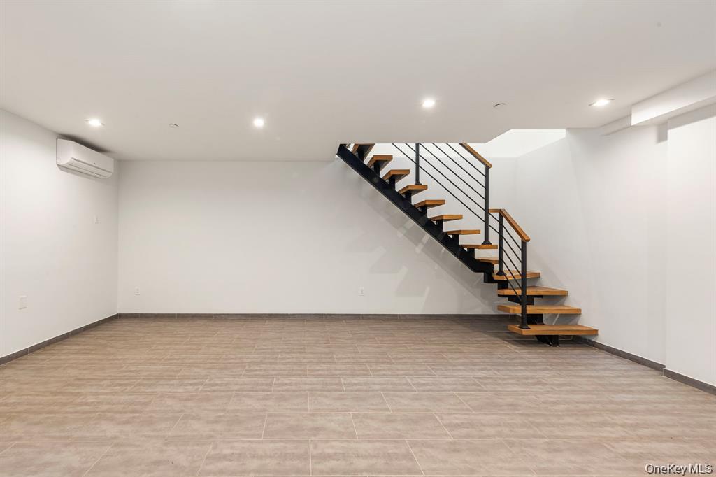 311 Hart Street, Unit 1B photo 17
