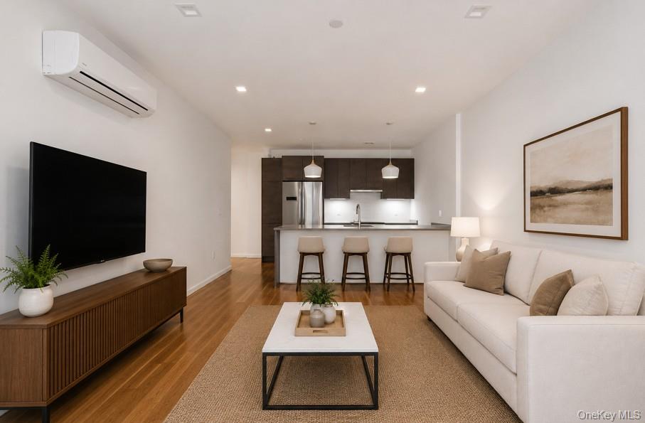 311 Hart Street, Unit 1B photo 5