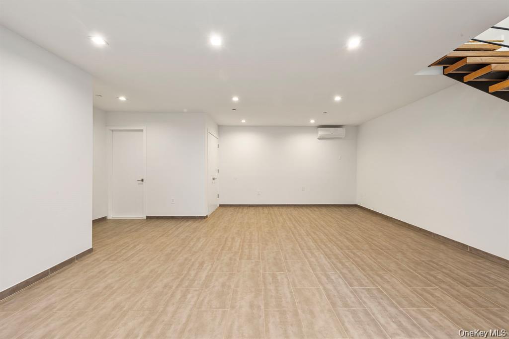 311 Hart Street, Unit 1B photo 19