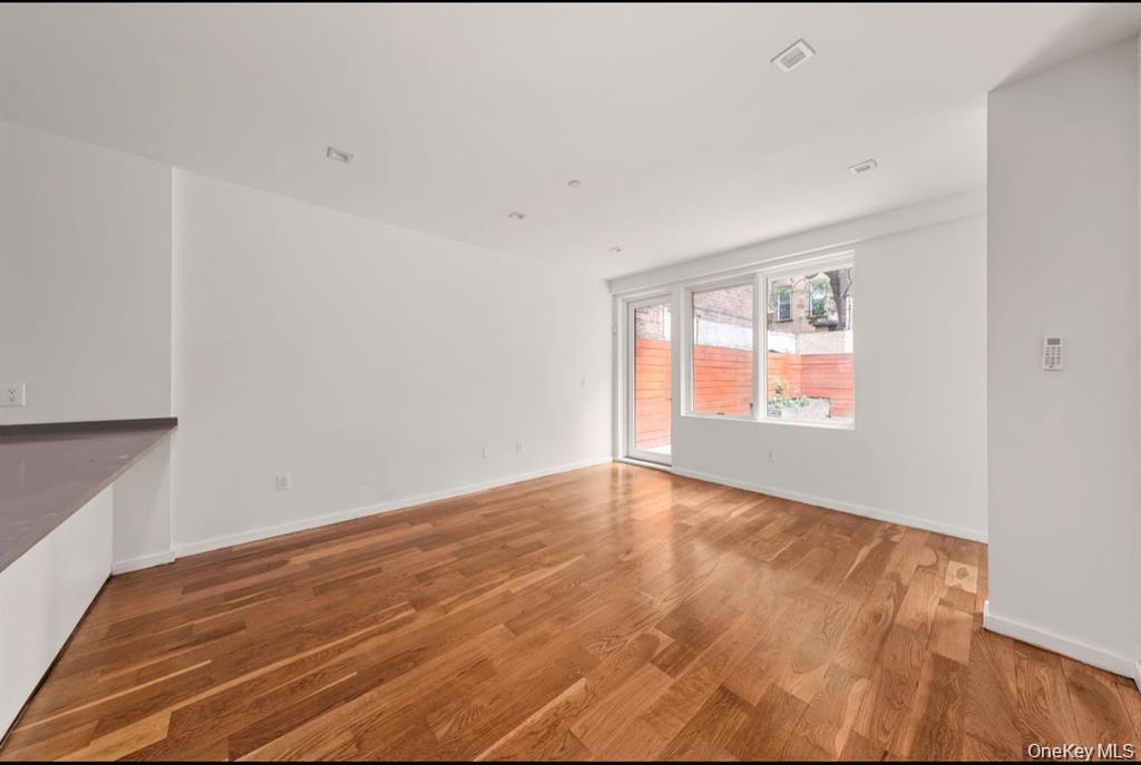 311 Hart Street, Unit 1B photo 2