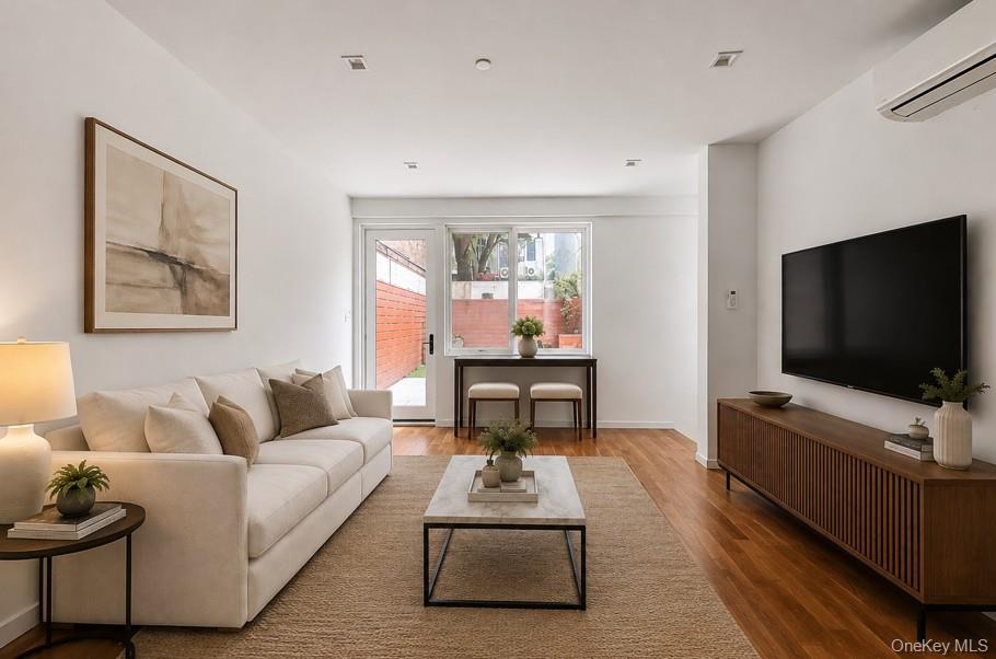 311 Hart Street, Unit 1B photo 7