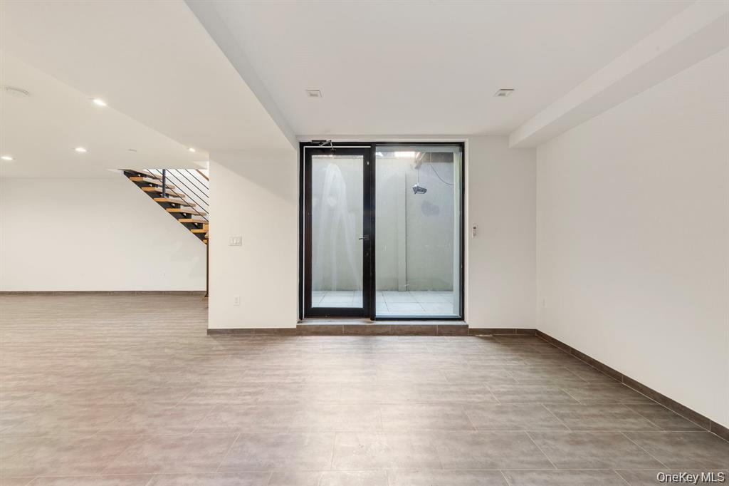 311 Hart Street, Unit 1B photo 21