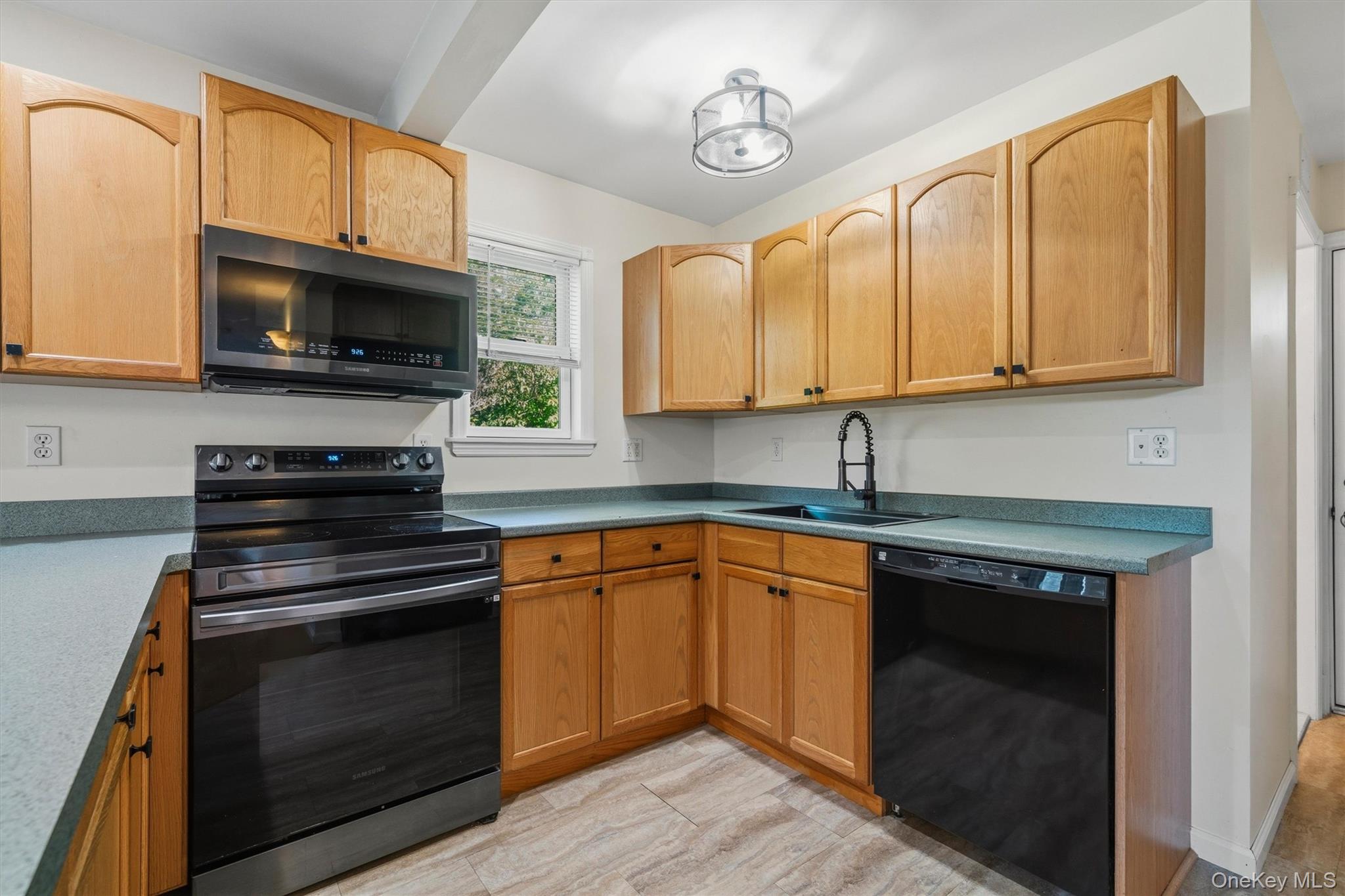32 Nightingale Trail W – For Sale photo 14