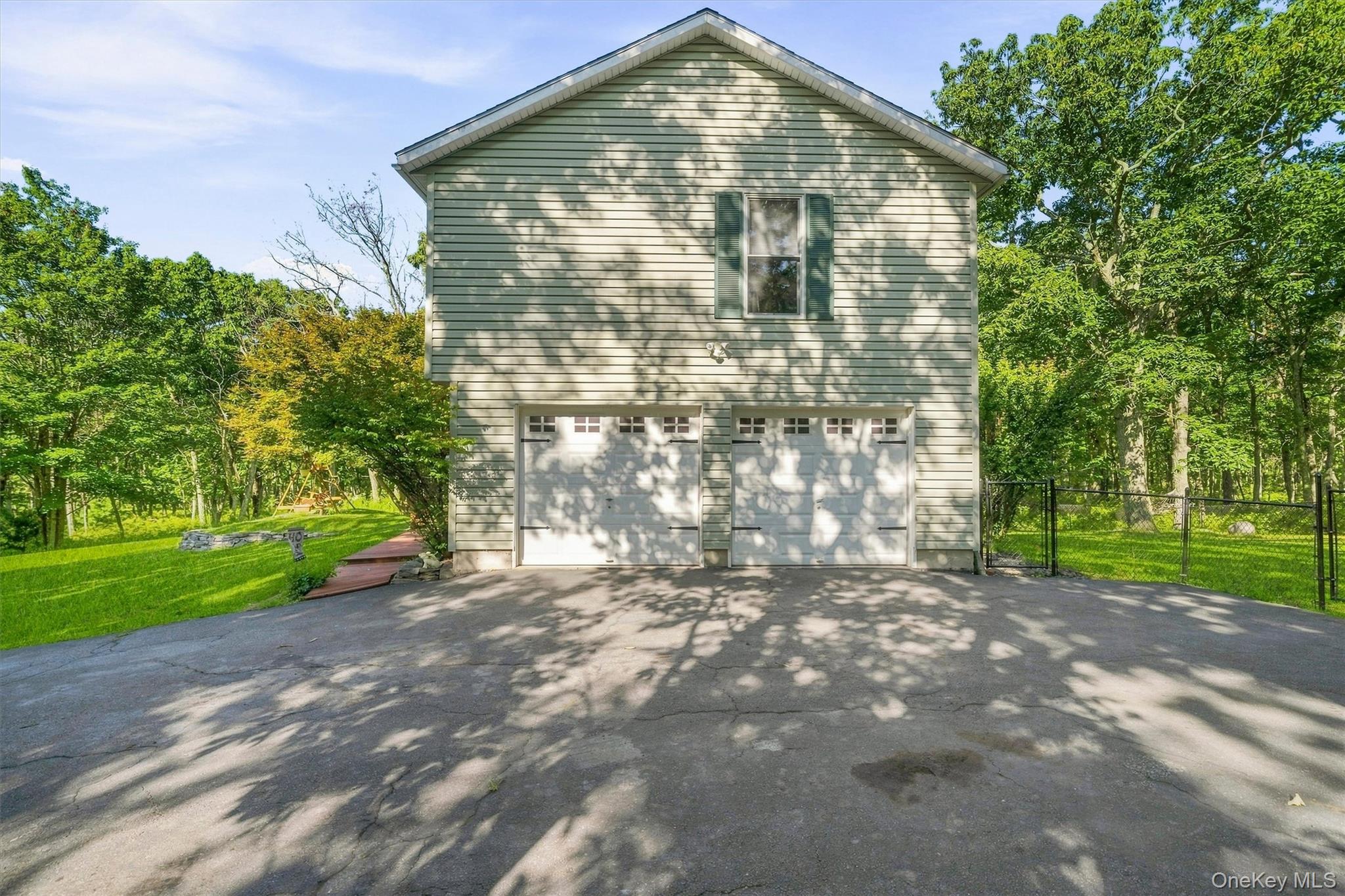 32 Nightingale Trail W – For Sale photo 37
