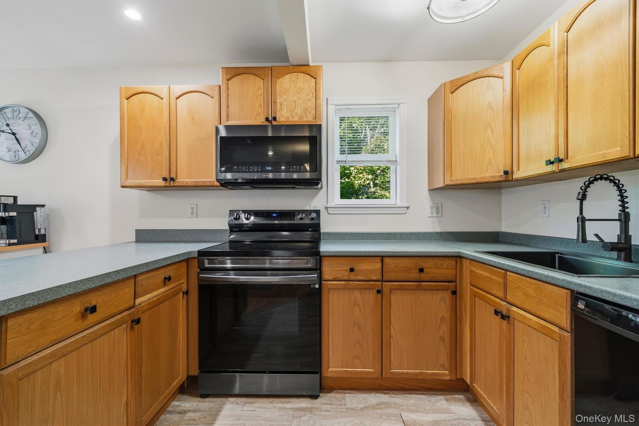 32 Nightingale Trail W – For Sale photo 15