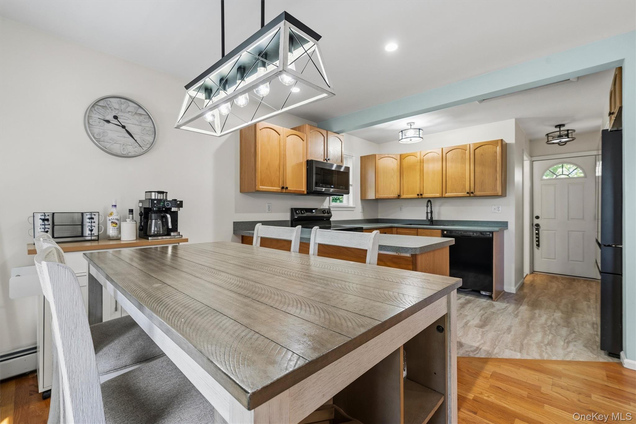 32 Nightingale Trail W – For Sale photo 2