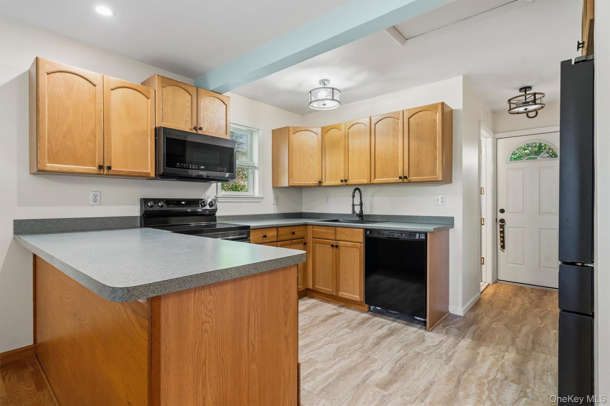 32 Nightingale Trail W – For Sale photo 3