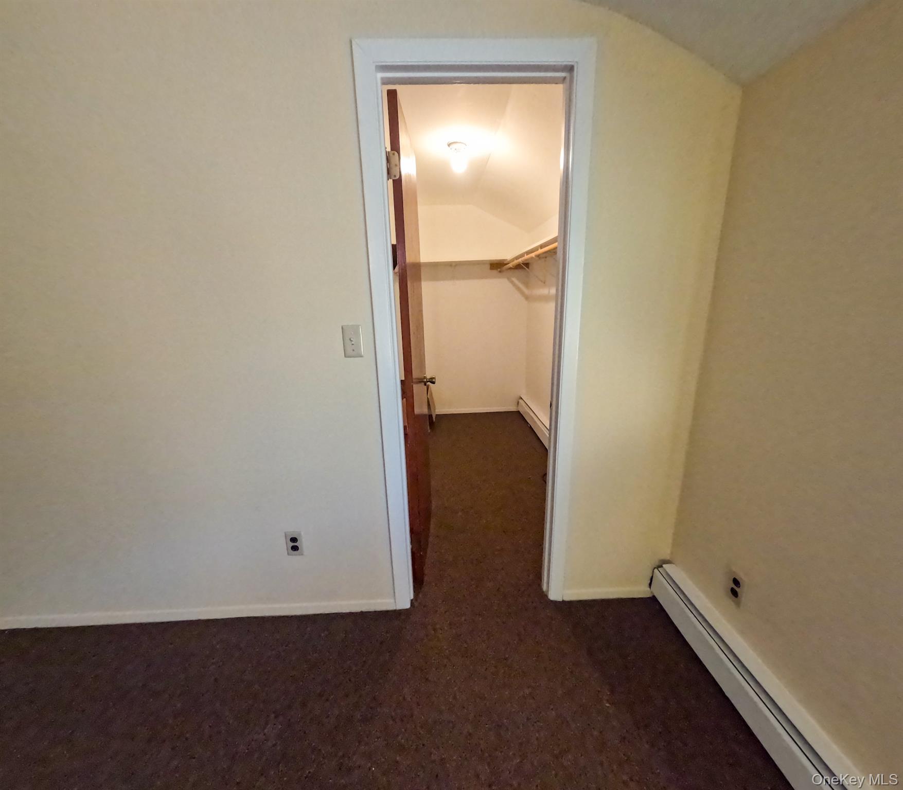 574 Garnet Street – For Rent photo 10