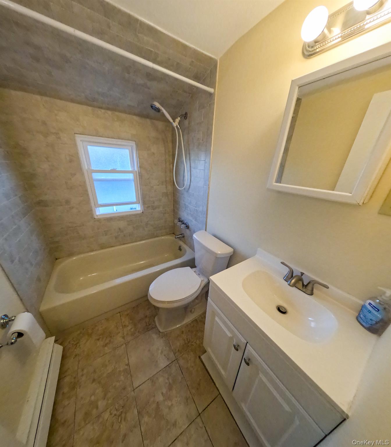 574 Garnet Street – For Rent photo 7