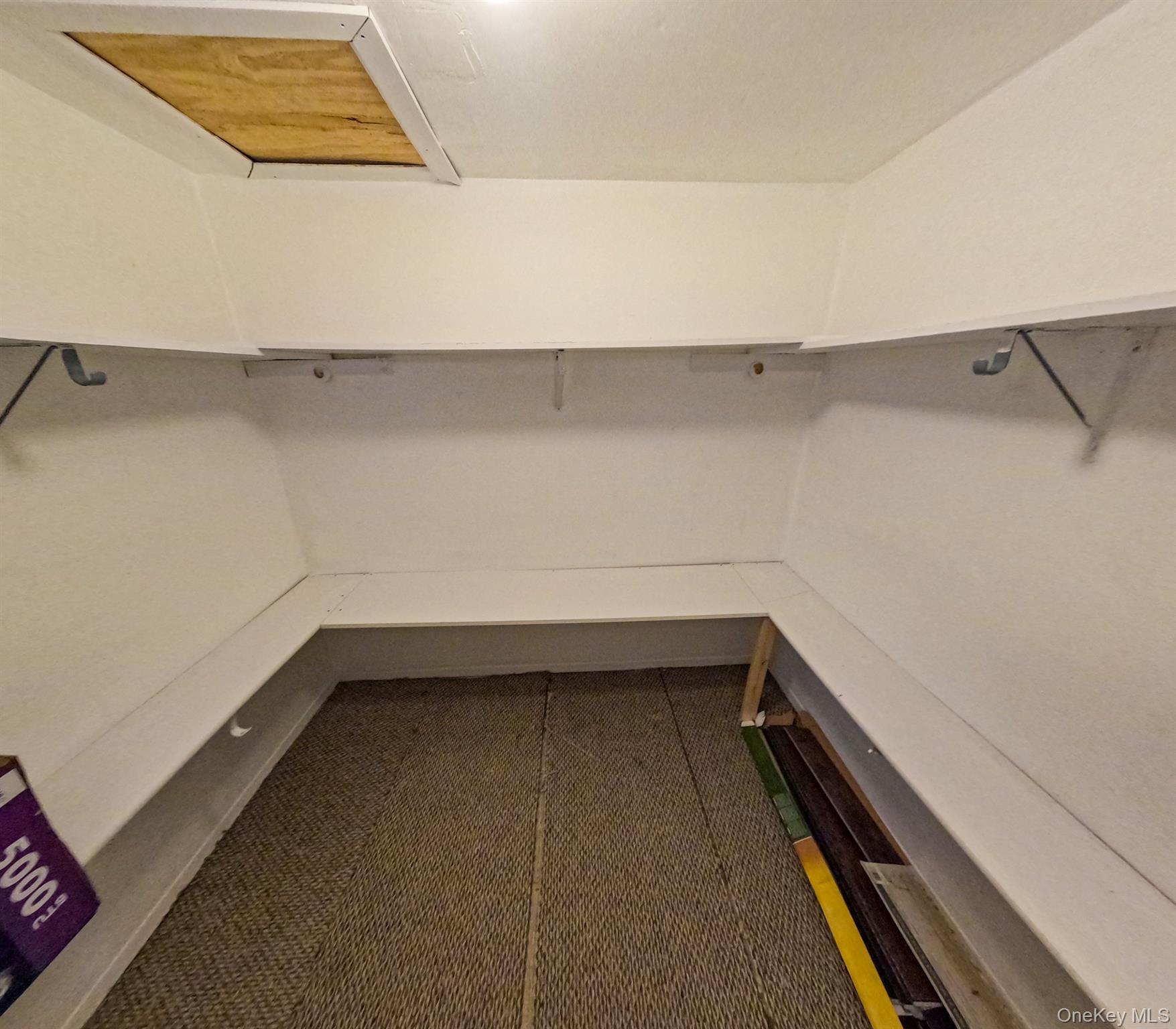 574 Garnet Street – For Rent photo 9