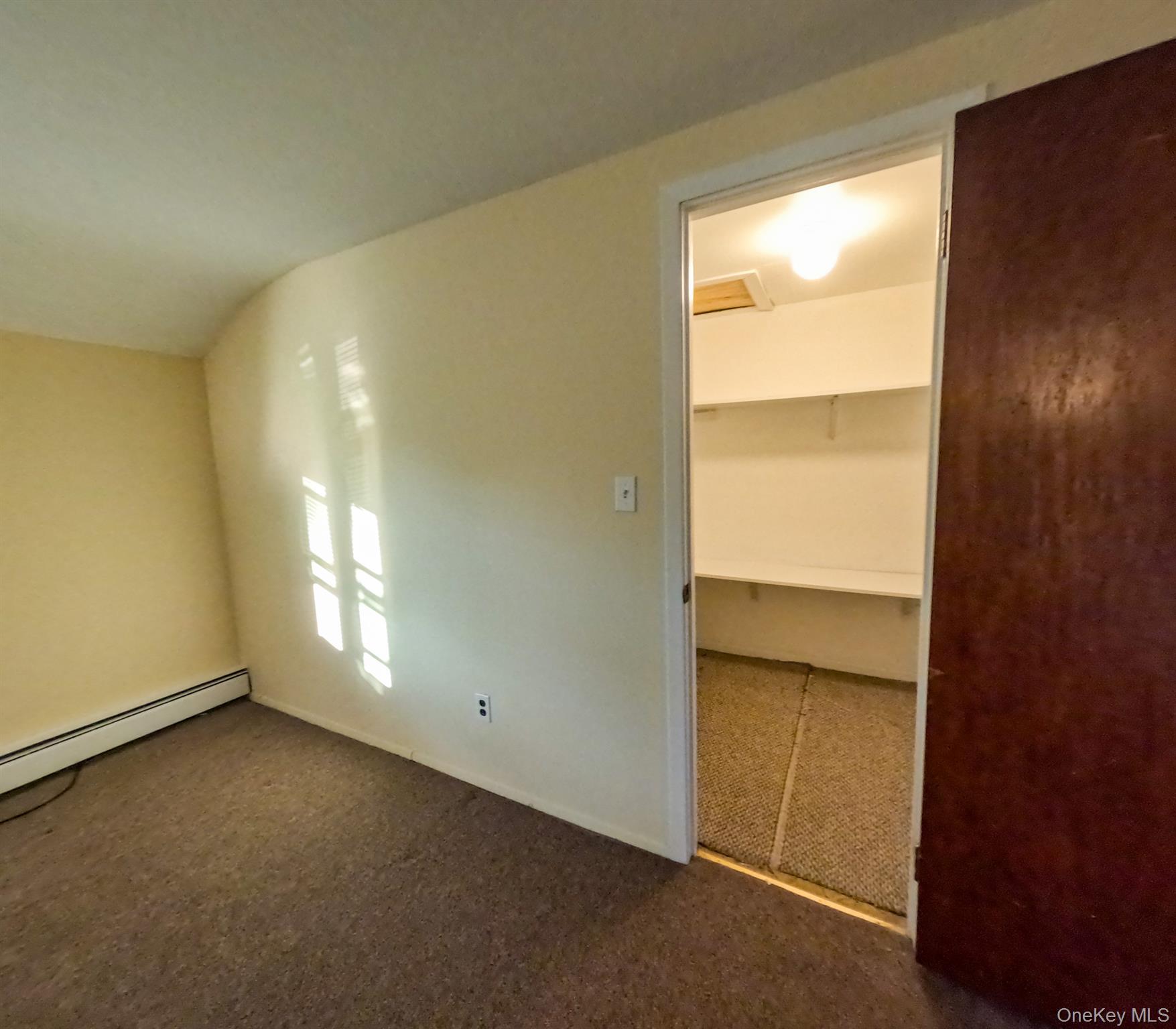 574 Garnet Street – For Rent photo 8
