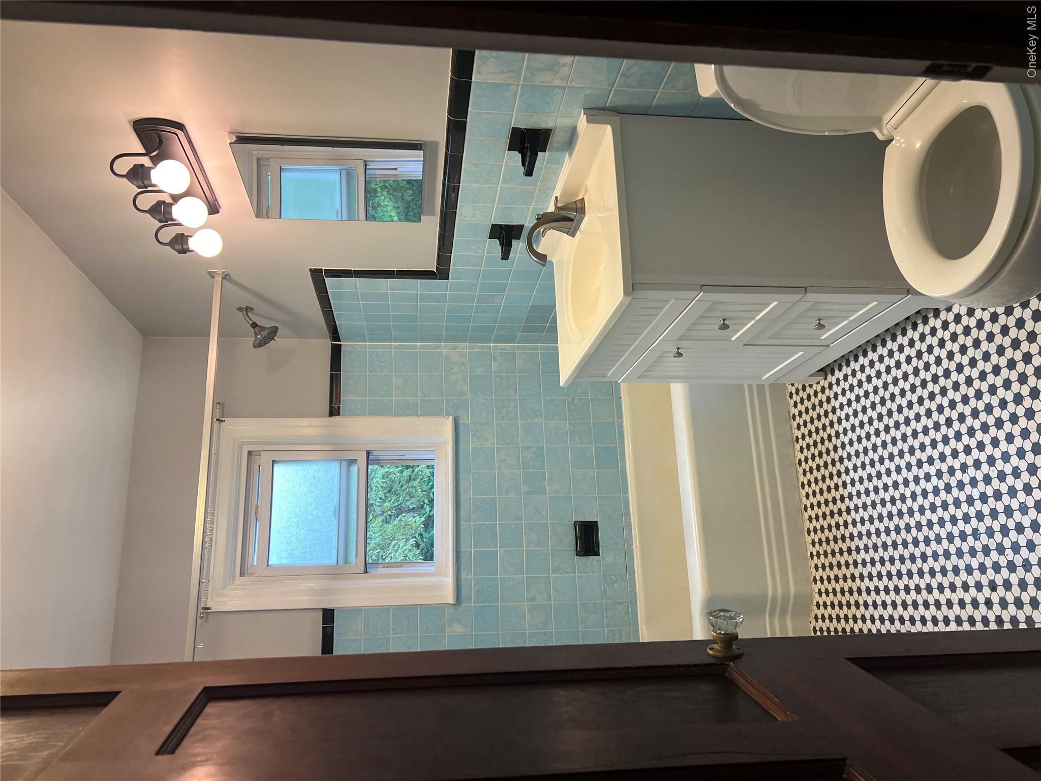 7 W West Elm – For Rent photo 12