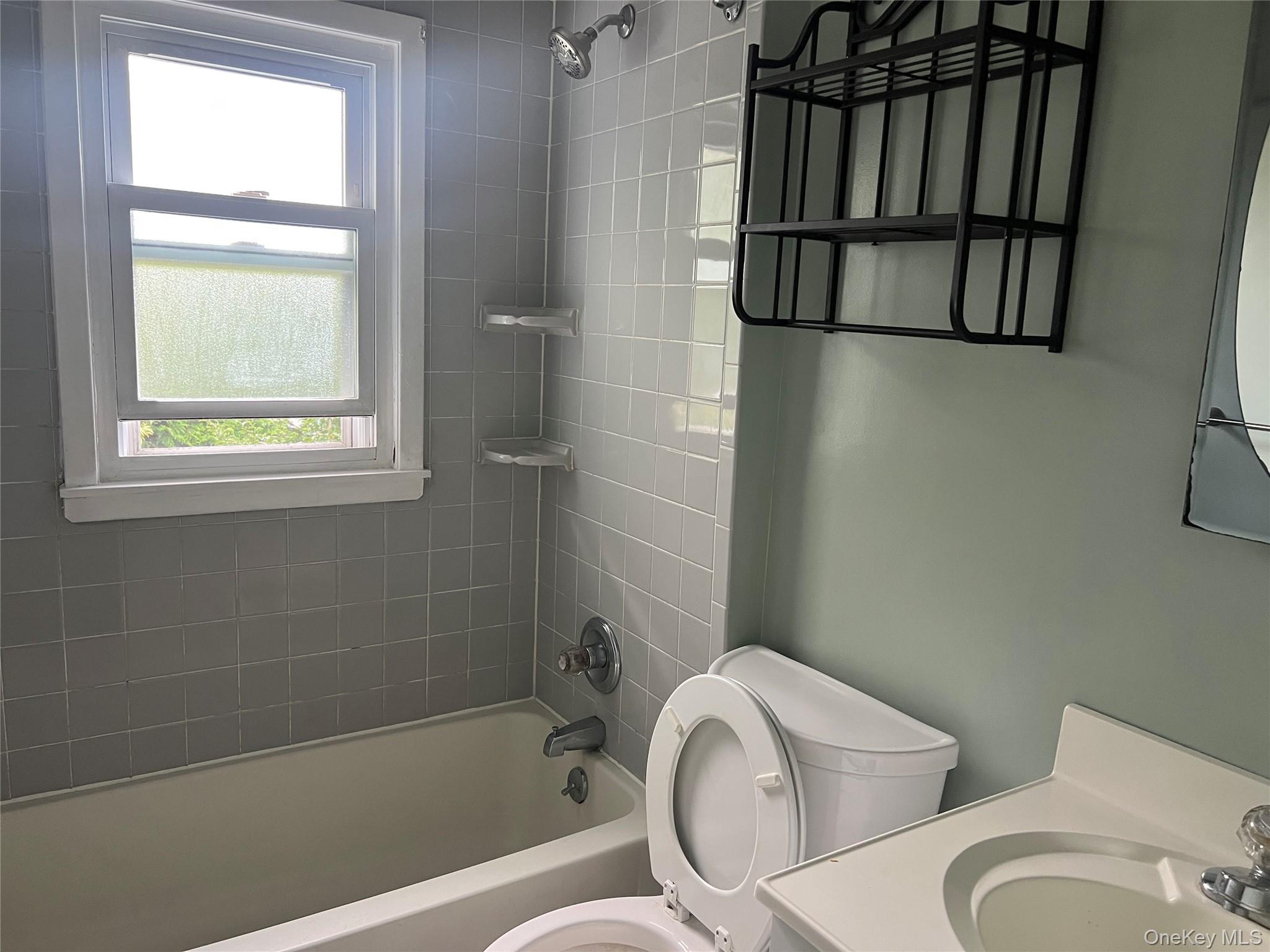 7 W West Elm – For Rent photo 9